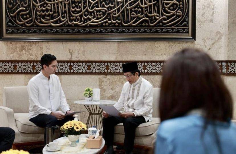 detik-detik Budisatrio Djiwandono jadi mualaf (Instagram.com/budisatriodjiwandono)