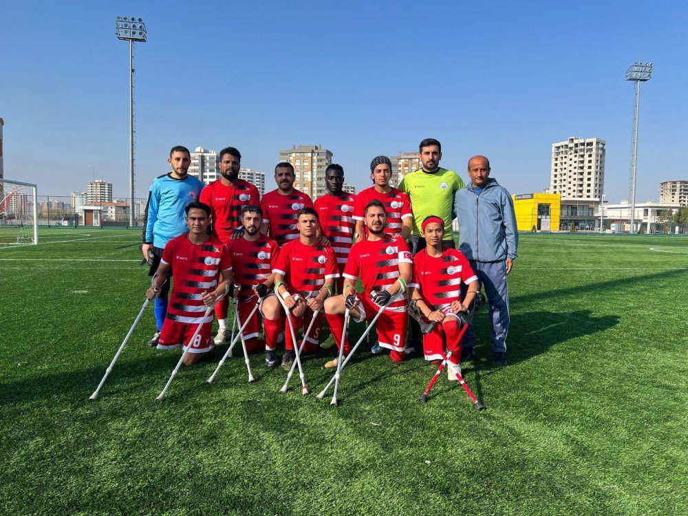 Potret Aditya dan Shiddiq Bahiri berseragam Kayseri Melikgazi Belediyespor. (Dok pribadi Aditya).