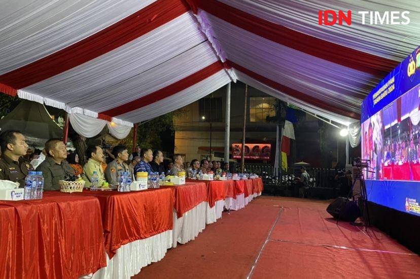 Suasana unsur fotokopinya Provinsi Sumatera Utara saat mengikuti Zoom Meeting (IDN Times/Indah Permata Sari)