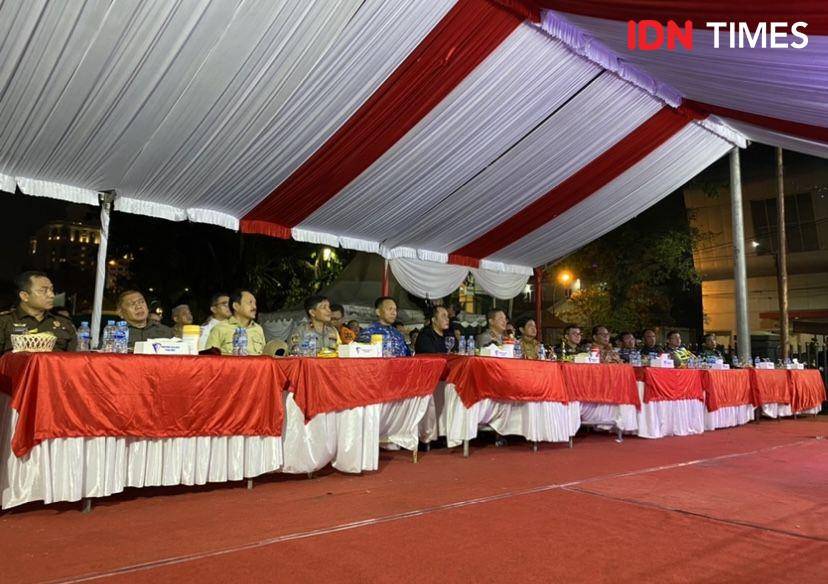Suasana unsur fotokopinya Provinsi Sumatera Utara saat mengikuti Zoom Meeting (IDN Times/Indah Permata Sari)