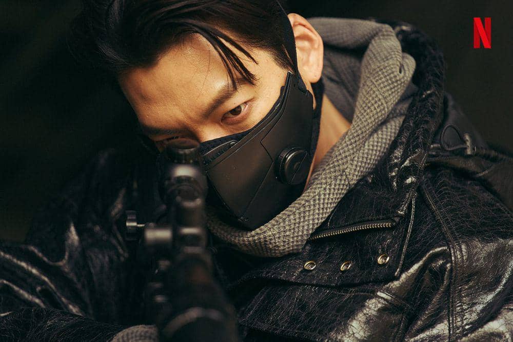 5-8 (Kim Woo Bin) di drakor Black Knight (twitter.com/netflixkcontent)