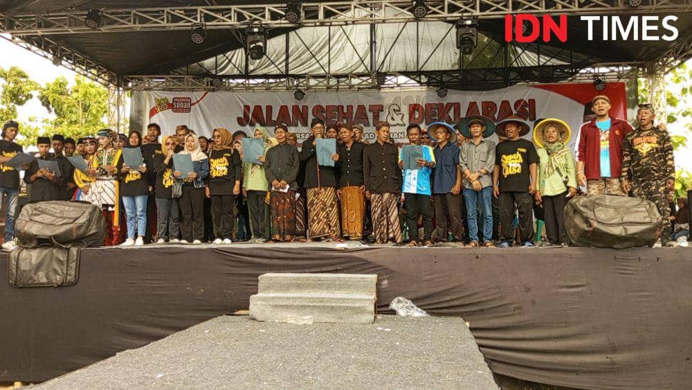 Kelompok Susah Bungah Nderek Guse yang terdiri dari berbagai kelompok masyarakat.(IDN Times/Cokie Sutrisno).