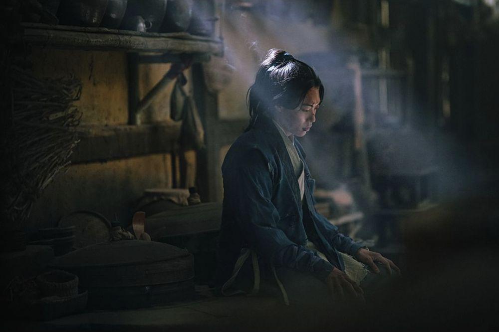 cuplikan Ryu Jun Yeol di film Alienoid: Return to the Future (instagram.com/cjenmmovie)