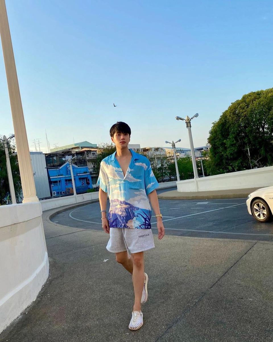Outfit short pants ala Sarin Ronnakiat (instagram.com/inpitar)