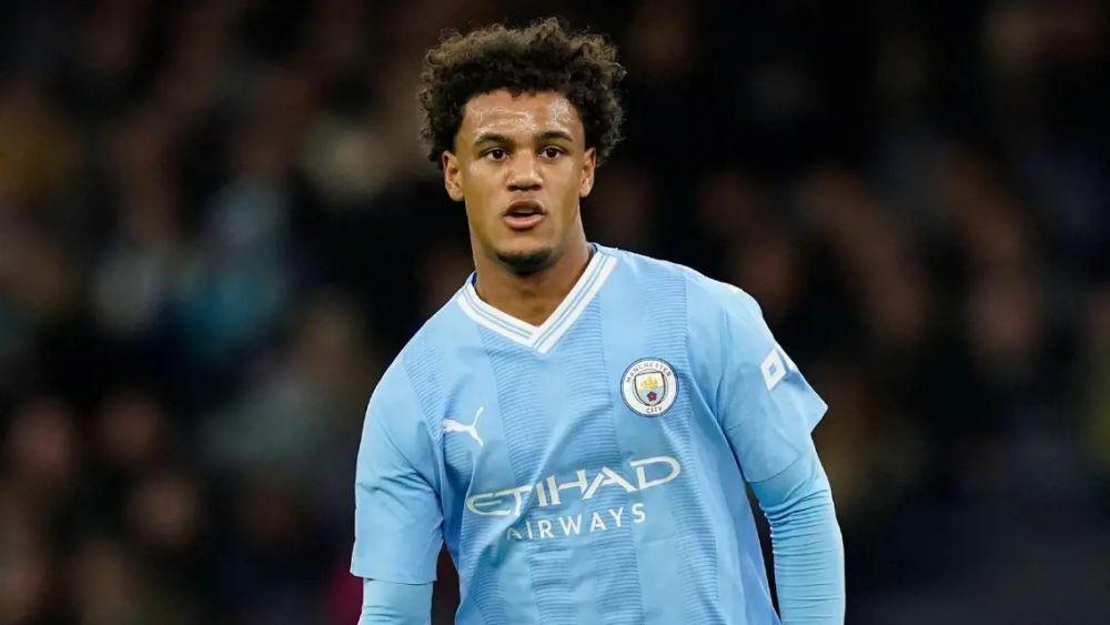 Oscar Bobb (mancity.com)