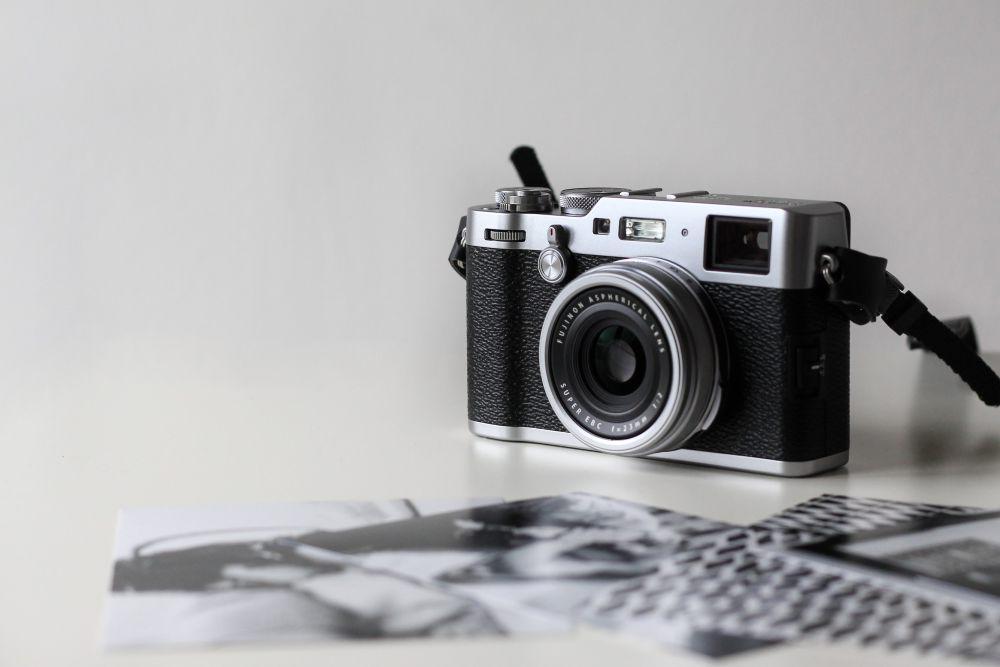 ilustrasi kamera (unsplash.com/NordWood Themes)