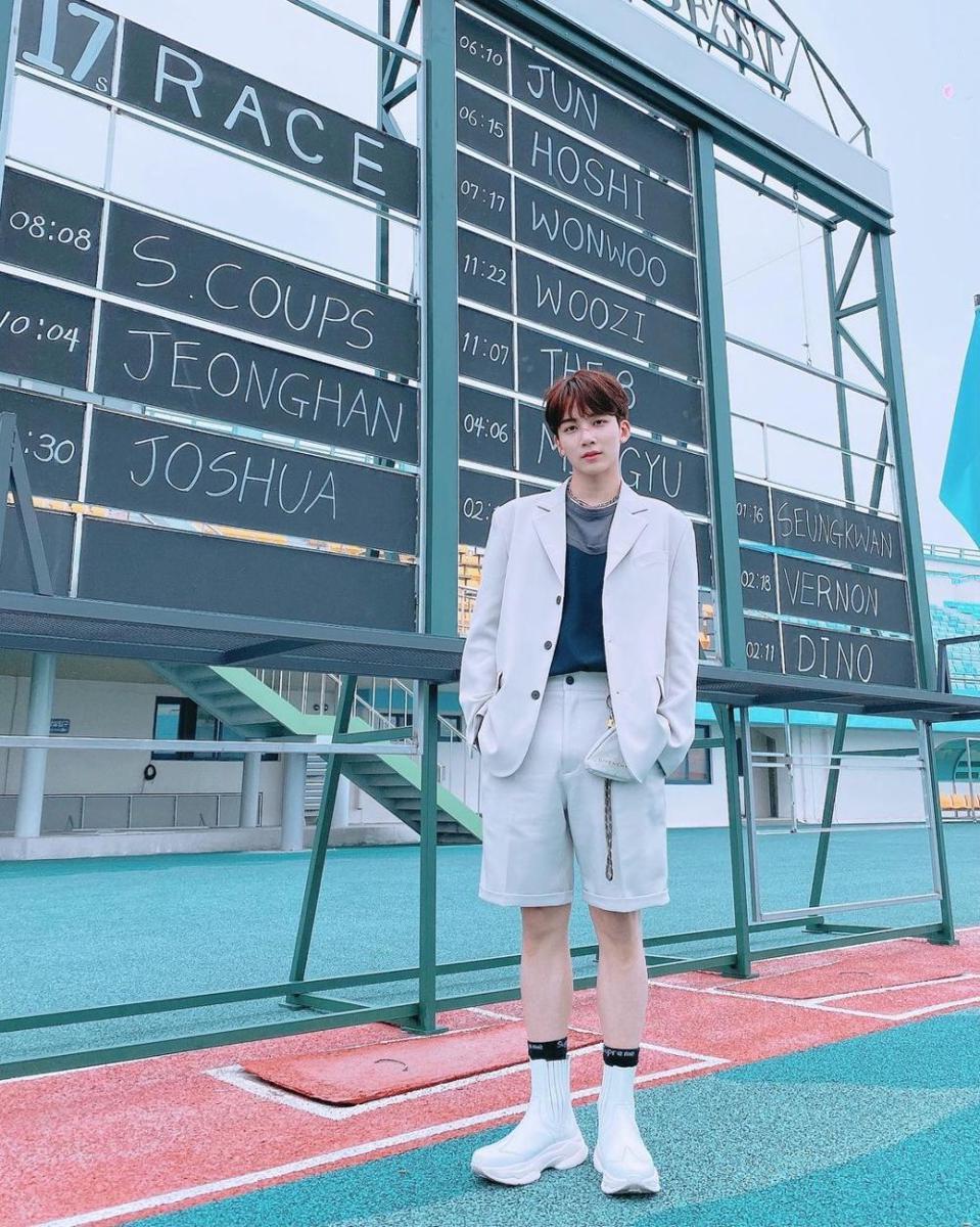 short pants ala Jeonghan SEVENTEEN (instagram.com/jeonghaniyoo_n)
