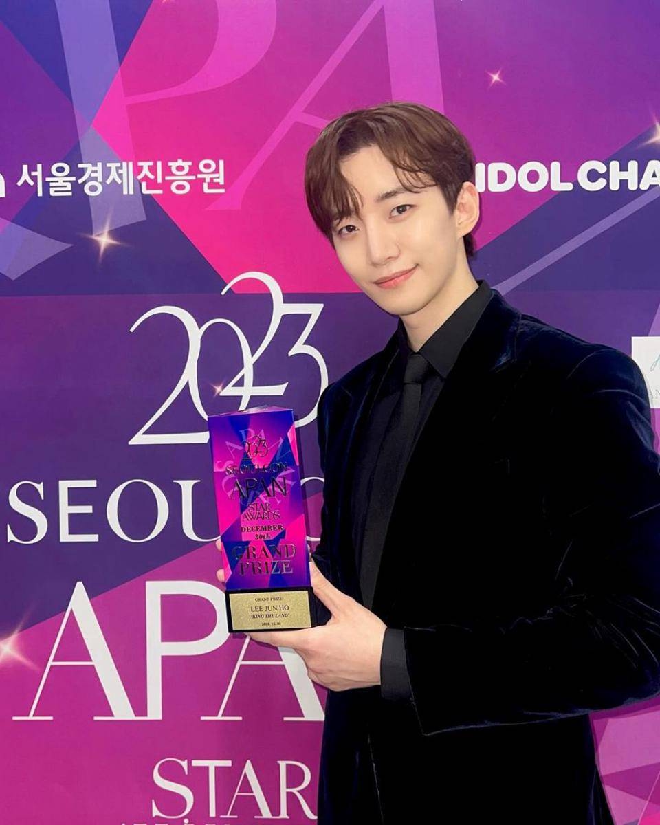 Lee Jun Ho (instagram.com/post_leejunho)