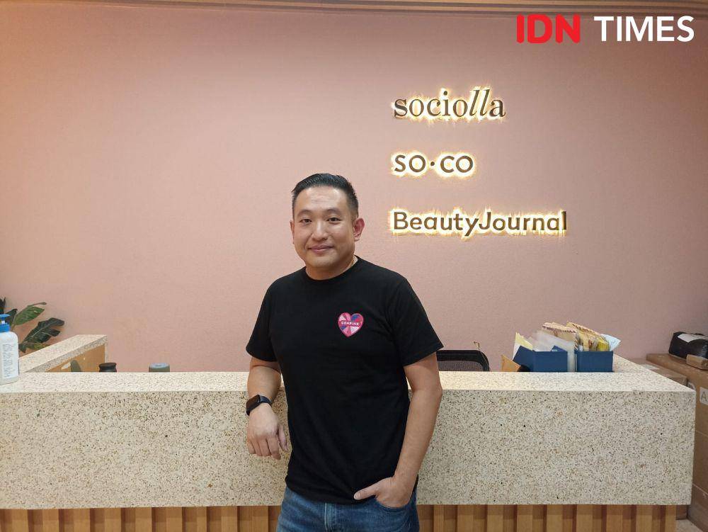 Cristopher Madiam, selaku Co-Founder, CEO, & President Social Bella. (IDN Times/M. Tarmizi Murdianto)