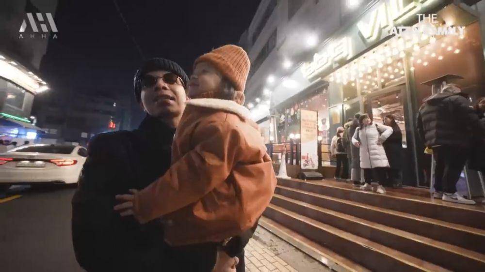 potret Atta dan Aurel merayakan tahun baru di Korea (youtube.com/attahalilintar)