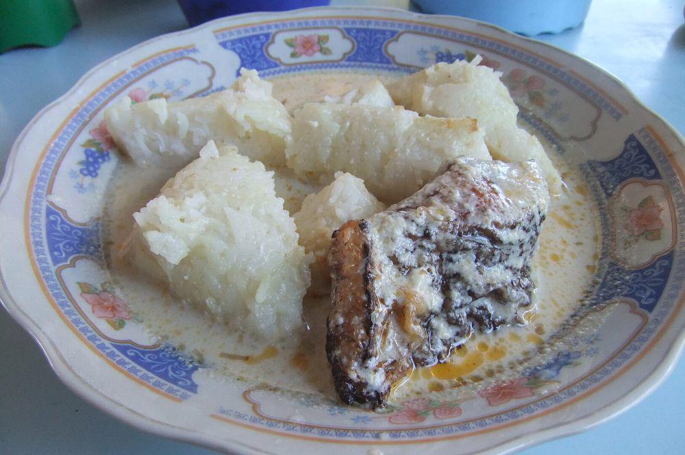 ketupat kandangan (commons.wikimedia.org/Midori)