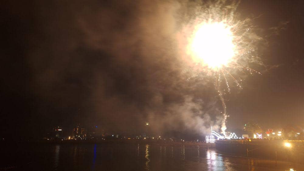 Pesta kembang api warnai malam tahun baru 2024 di Pantai Balikpapan Super Block (BSB) Balikpapan Kalimantan Timur, Senin (1/1/2024). Foto istimewa