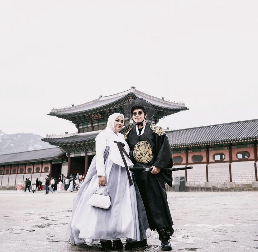 potret Atta Halilintar dan Aurel pakai baju tradisional Korea (Instagram.com/attahalilintar)