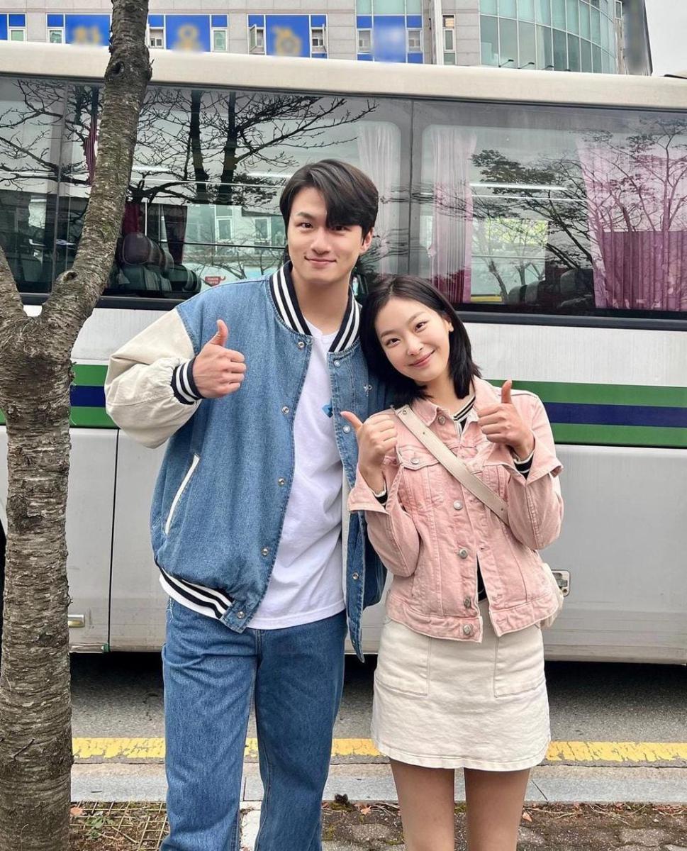Shin Seung Ho dan Choi Hee Jin di drama D.P. Season 2 (instagram.com/kkbyss)