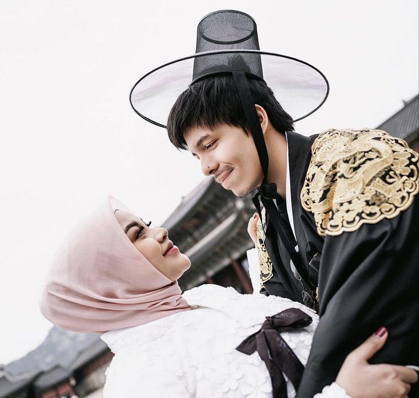 potret Atta Halilintar dan Aurel pakai baju tradisional Korea (Instagram.com/attahalilintar)