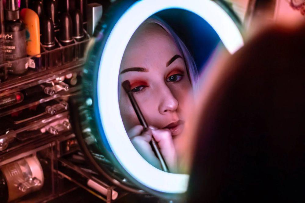 7 Tips Aplikasikan Eye Makeup untuk Mata Sipit, Terlihat Lebih Memukau