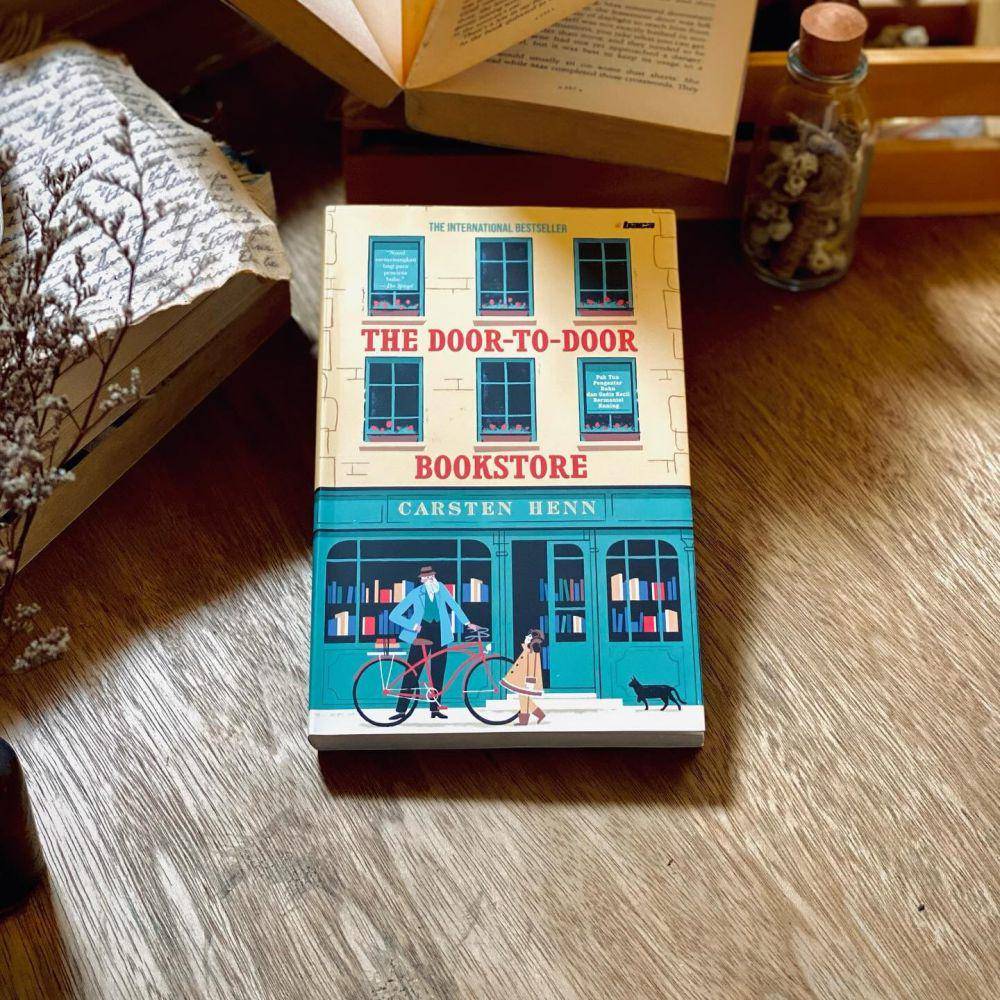 The Door to Door Bookstore (instagram.com/penerbitbaca)