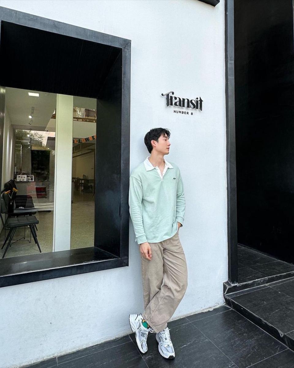 Outfir polo shirt ala Force Jiratchapong (instagram.com/fforce_)