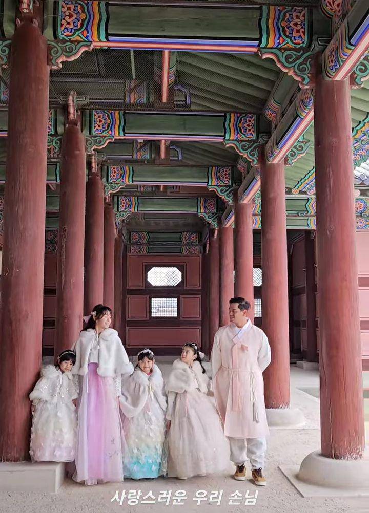 Liburan keluarga Surya (Instagram.com/suryainsomnia)
