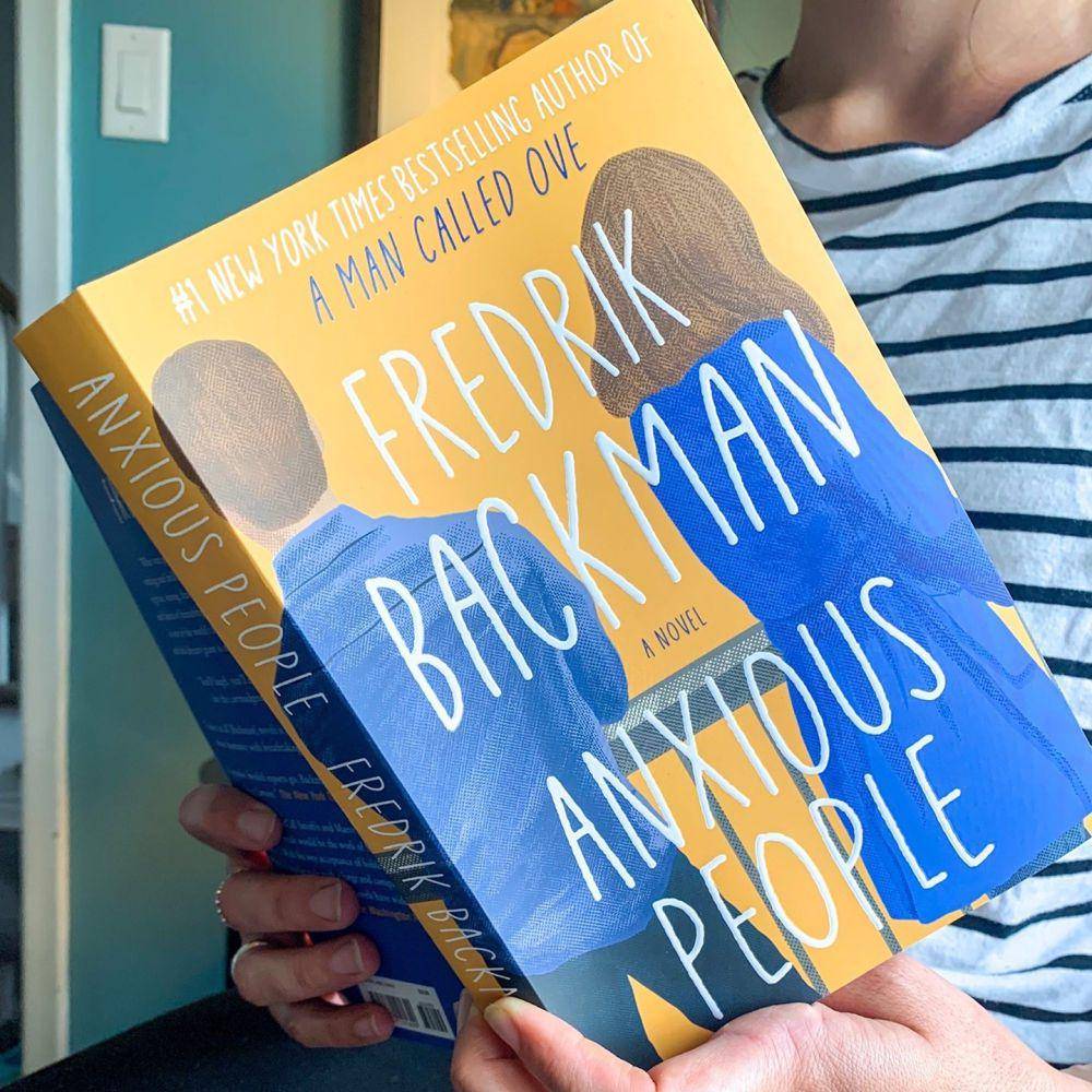 Anxious People (instagram.com/simonschusterca)