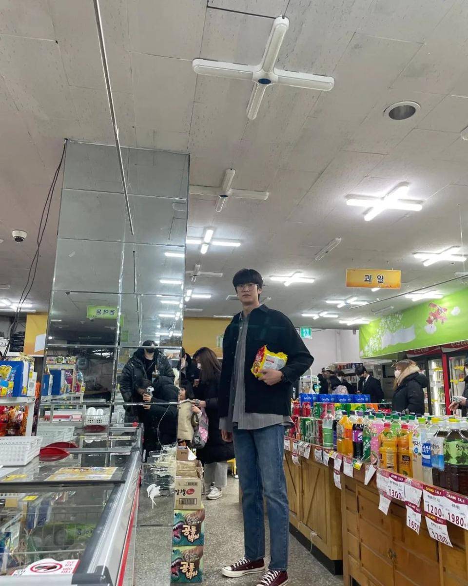 layering style ala Na In Woo (instagram.com/10042n00/)