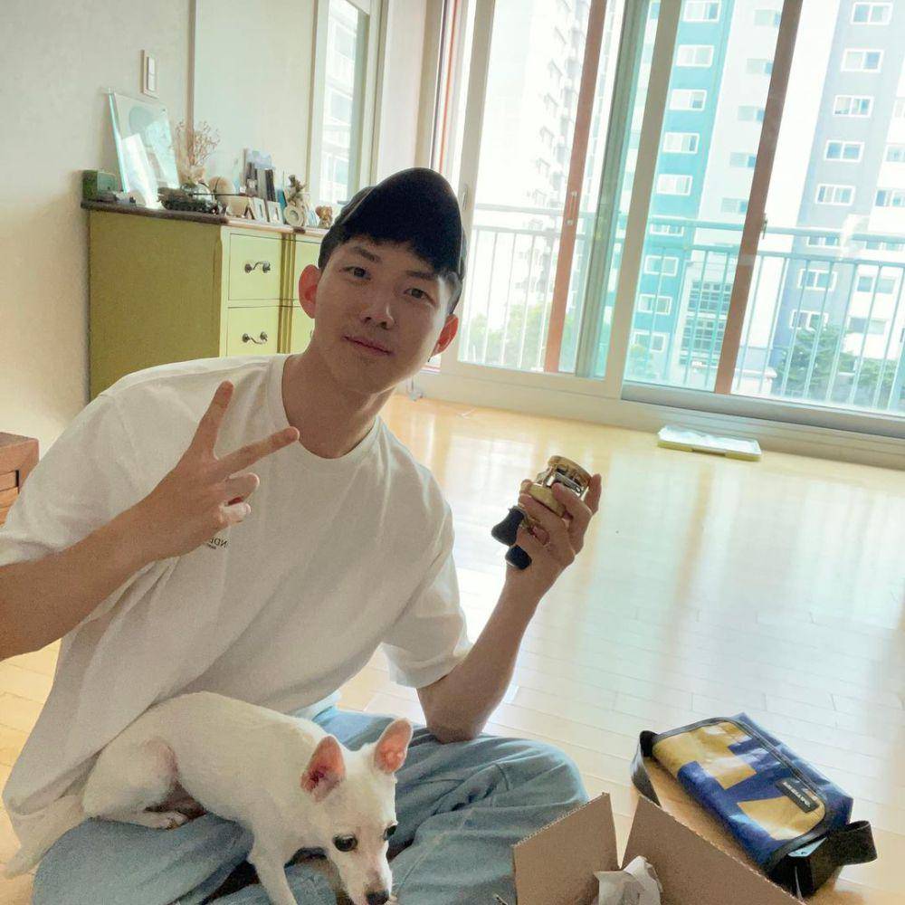 Dowoon DAY6 (instagram.com/d.ddablue)