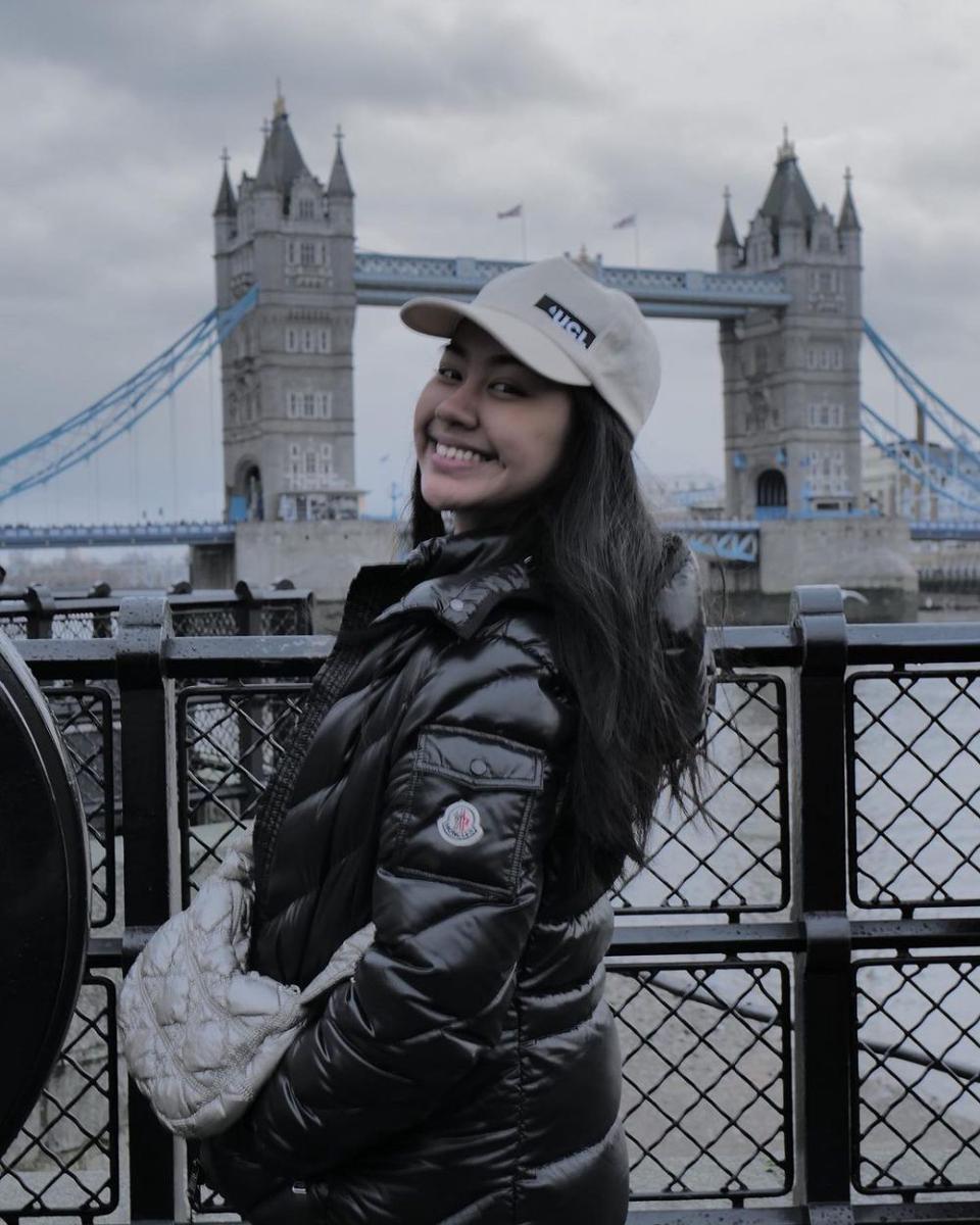 potret liburan Alya Rohali di London (instagram.com/arohali)