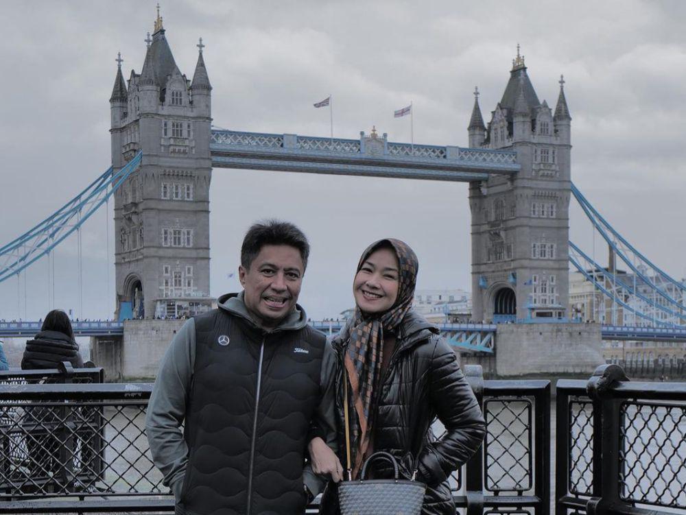 7 Potret Mesra Alya Rohali dan Suami Liburan di London, Tetap Harmonis