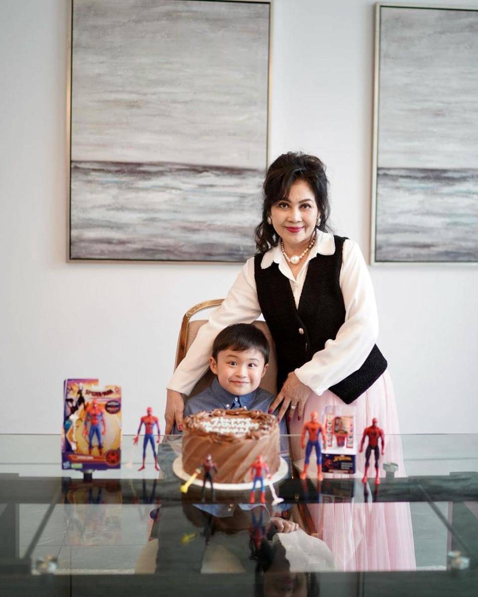 ulang tahun Raphael Moeis (instagram.com/sandradewi88)