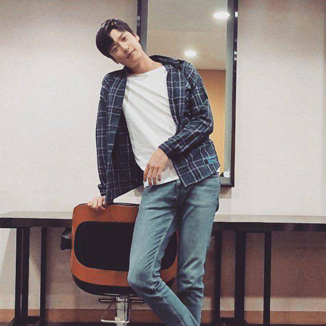 layering style ala Na In Woo (instagram.com/10042n00/)