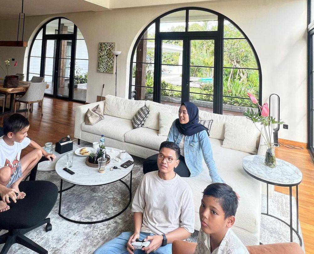 potret liburan akhir tahun Titi Kamal dan keluarga di Bali (instagram.com/titi_kamall)