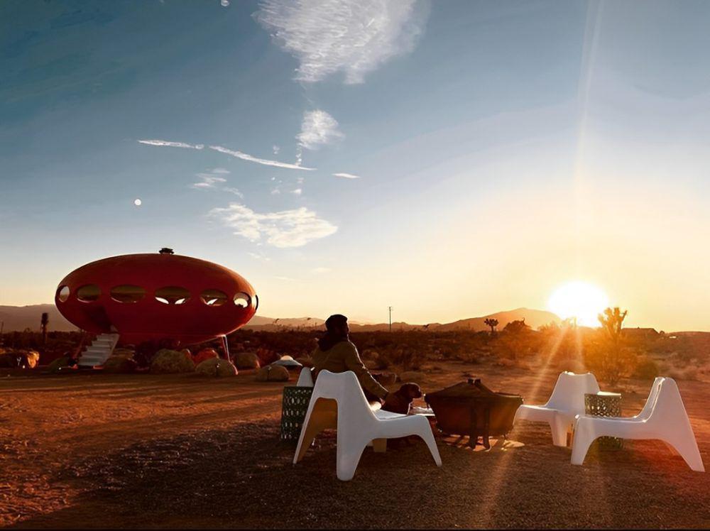 Area 55 Futuro House, Joshua Tree-California (instagram.com/area_fiftyfive)
