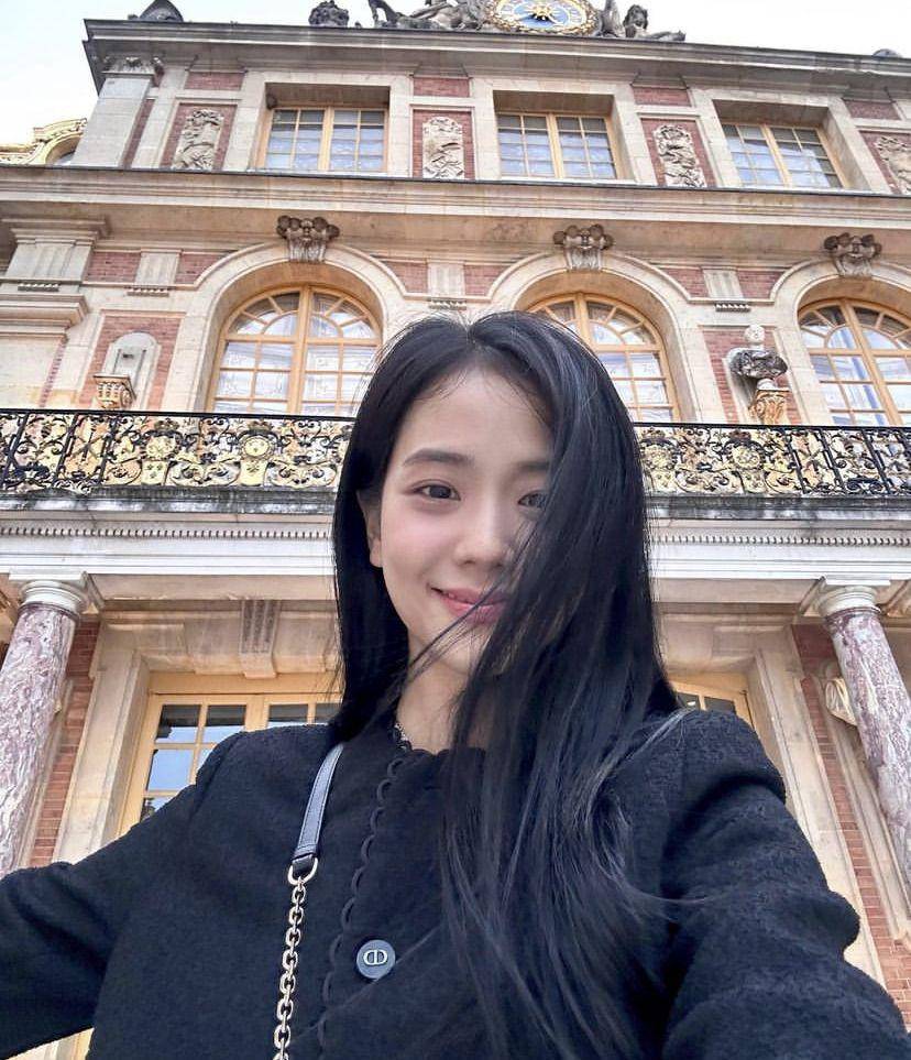 potret Jisoo BLACKPINK (Instagram.com/sooyaaa__)