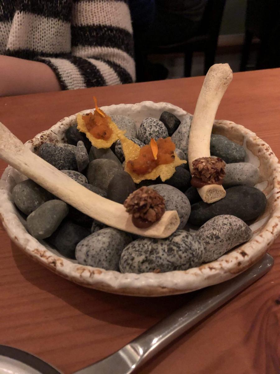 potret penyajian nyentrik menggunakan tanduk (reddit.com/r/WeWantPlates)