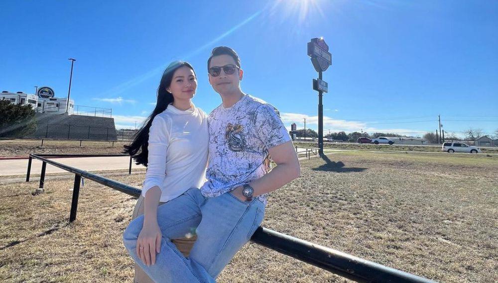 7 Potret Romantis Asmirandah dan Jonas Rivanno di Amerika