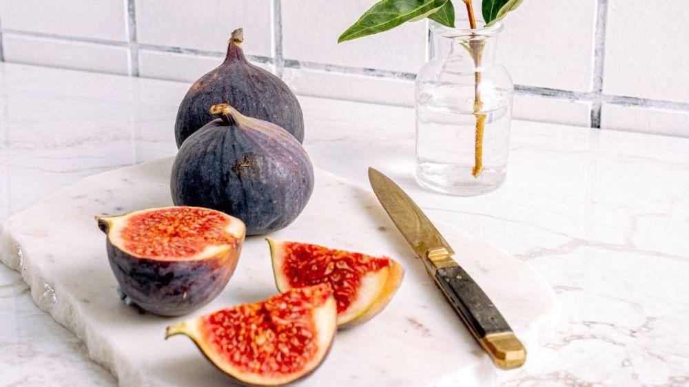fig fruit (Pexels.com/Antoni Shkraba)