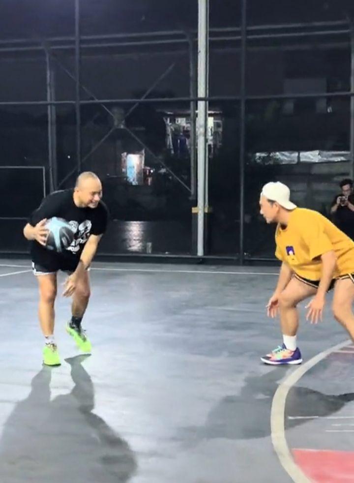 Densu vs Tiko (Youtube.com/Pebasket Sombong)