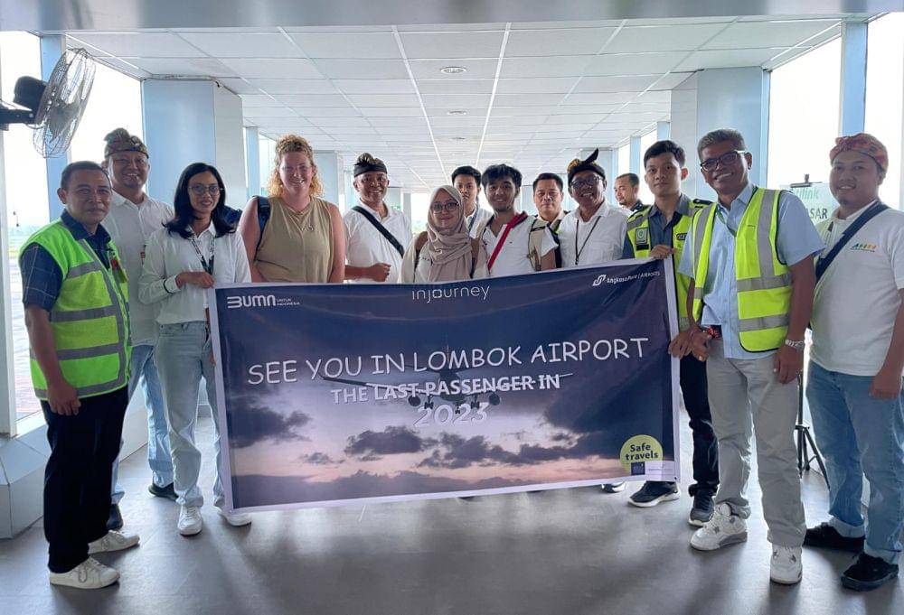 Pelepasan penumpang terakhir tahun 2023 di Bandara Lombok. (dok. Bandara Lombok)