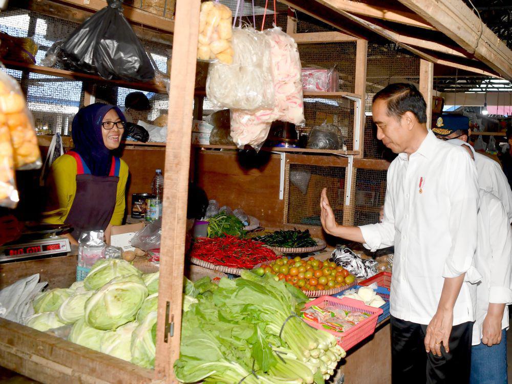 Terkerek Bansos, Kepuasan Publik Terhadap Jokowi Capai 83 Persen