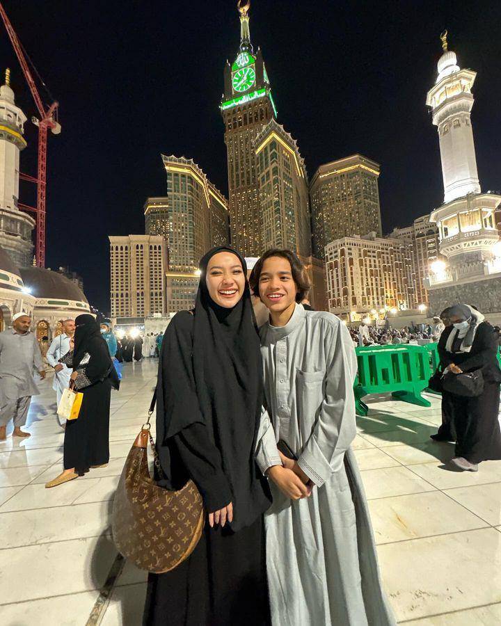 Gaya tahun baruan BCL (instagram.com/itsmebcl)