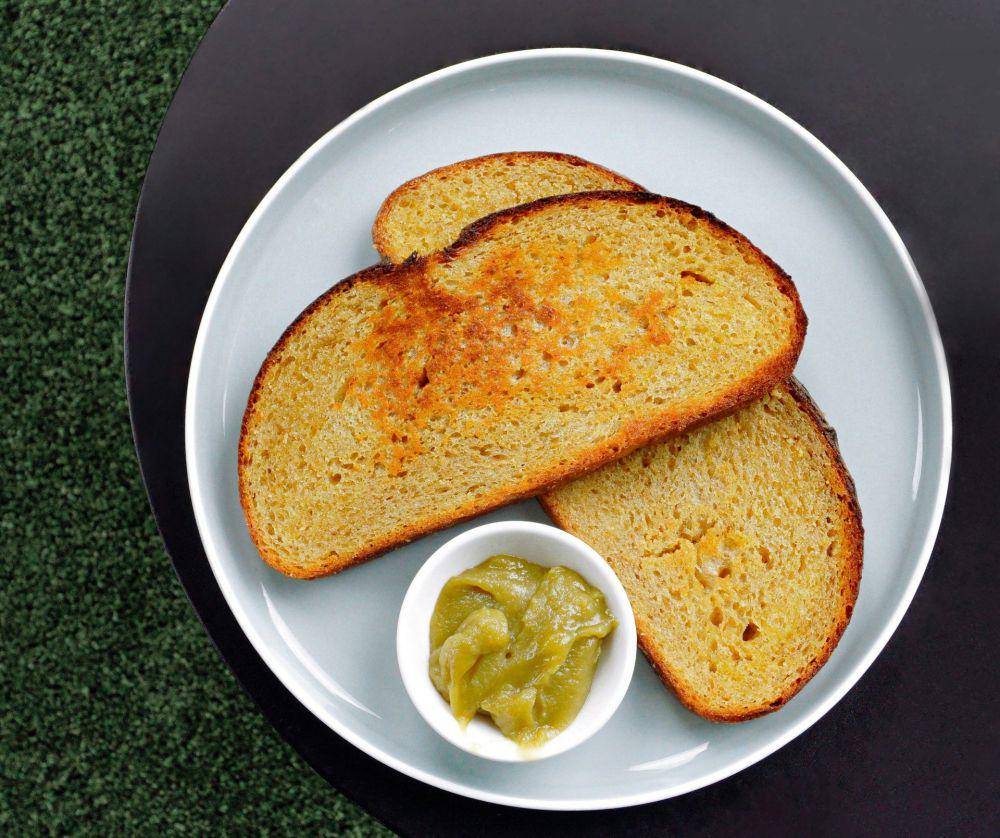 ilustrasi roti dan selai kaya (unsplash.com/Marcus Loke)