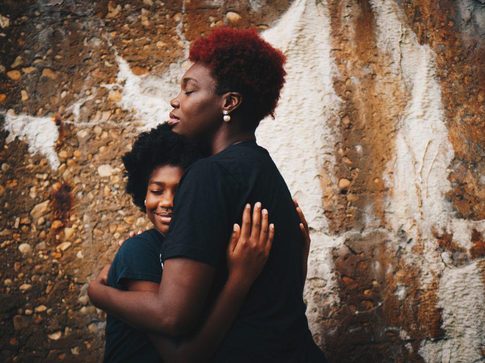 ilustrasi ibu dan anak (unsplash.com/Eye for Ebony)