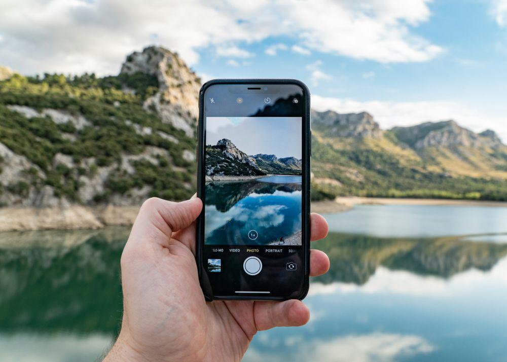ilustrasi HP (unsplash.com/Josh Power)
