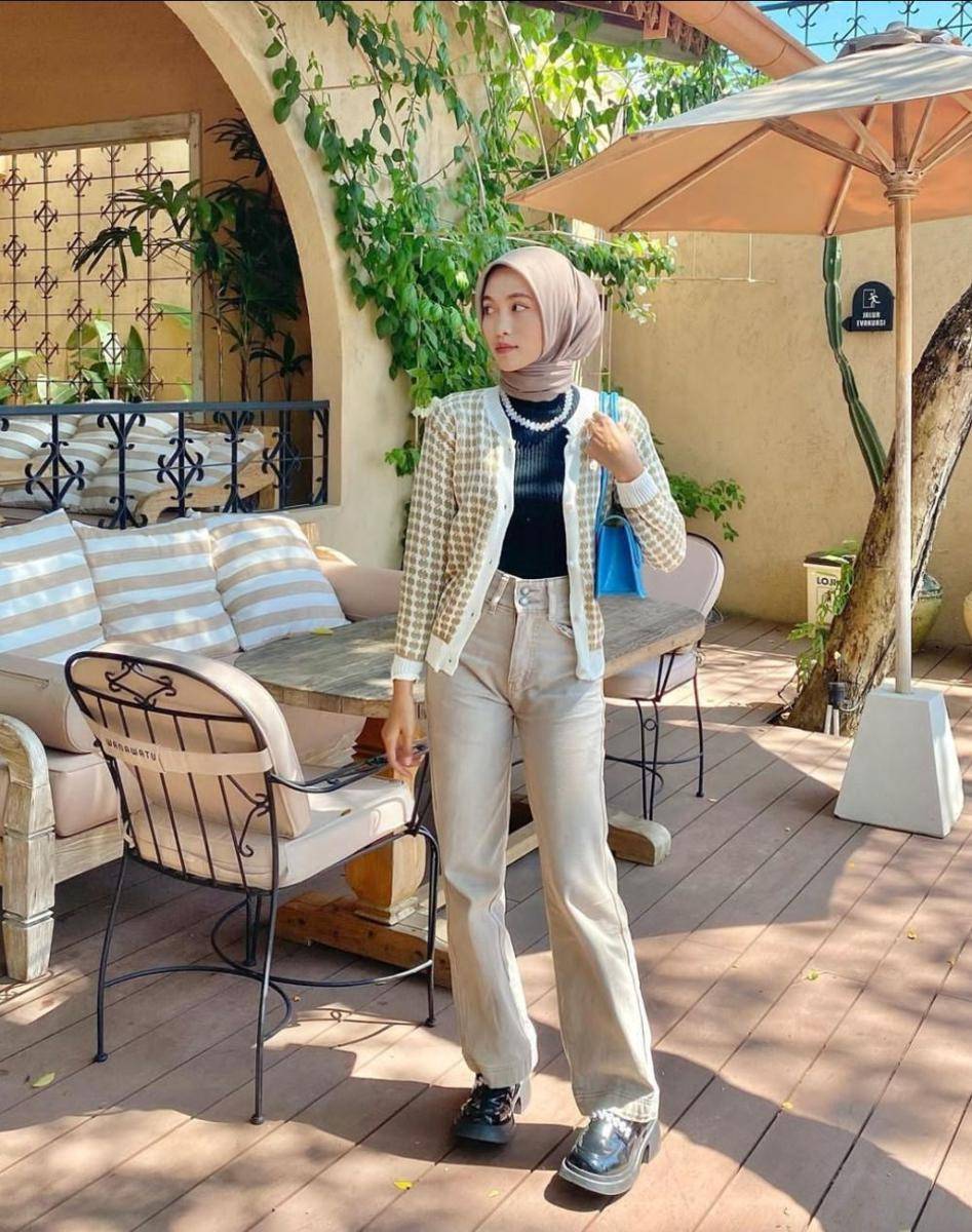 OOTD ala Nurwinda Yuliana (instagram.com/windaalyna)