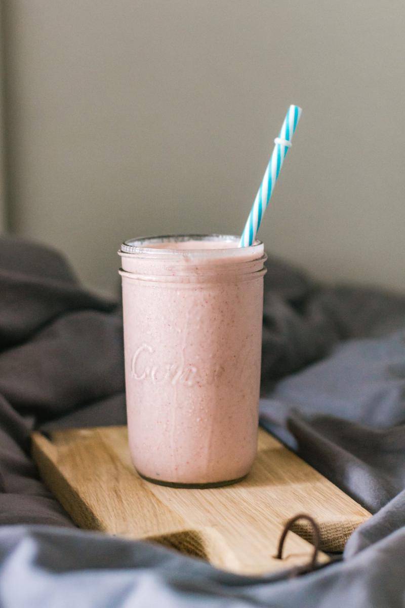 Strawberry Yogurt Slushie (unsplash.com/Sincerely Media)