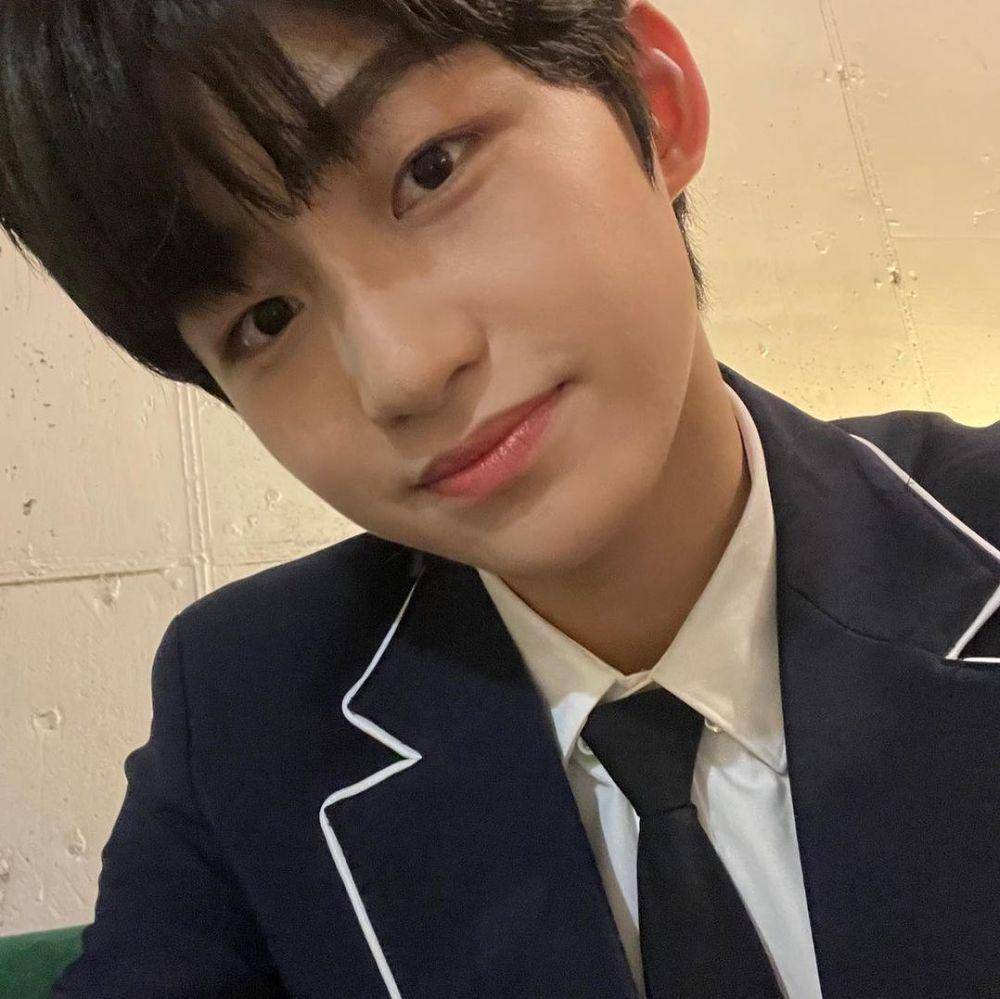 Jihoon (instagram.com/traineea_official)