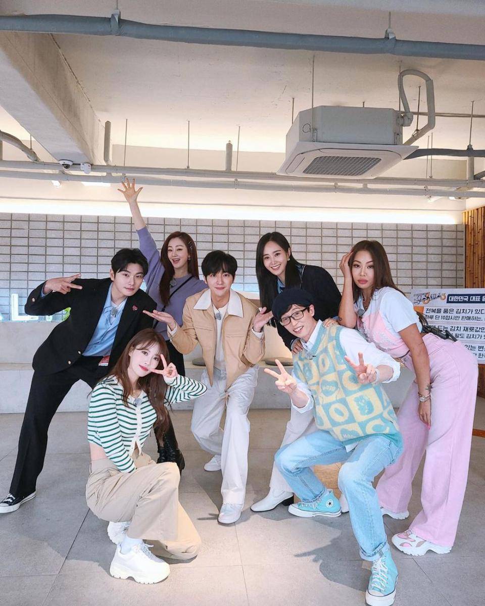 potret Lee Yi Kyung dan para cast Sixth Sense (instagram.com/luvlk89)