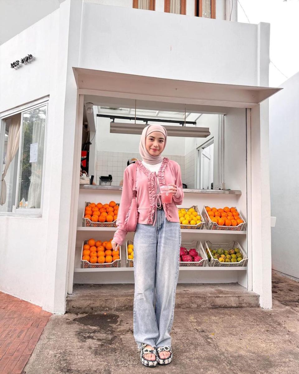 Tania Dewi Nur Azmi (instagram.com/taniaaa.dn)