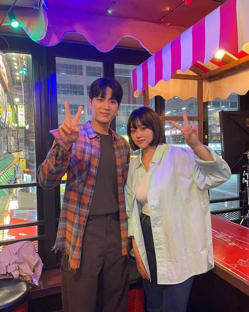 di balik layar drama Welcome to Samdalri (instagram.com/kimminchul0907)