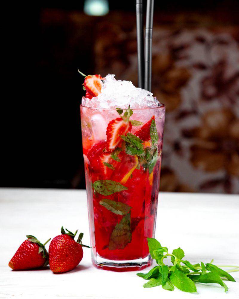 Strawberry Mojito (freepik.com/KamranAydinov)